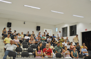 População prestigia início dos trabalhos da Câmara Municipal