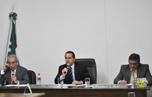 Com a sala de reuniões lotada, Câmara Municipal realizou a 7ª Sessão Ordinária