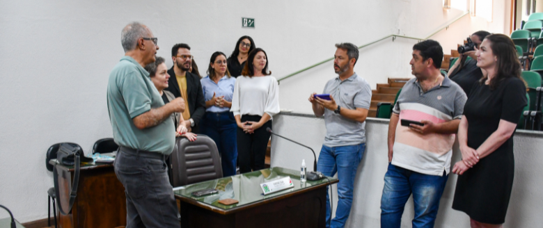 Deputado Federal Saulo Pedroso Visita Câmara Municipal e Destina Recursos para a Saúde